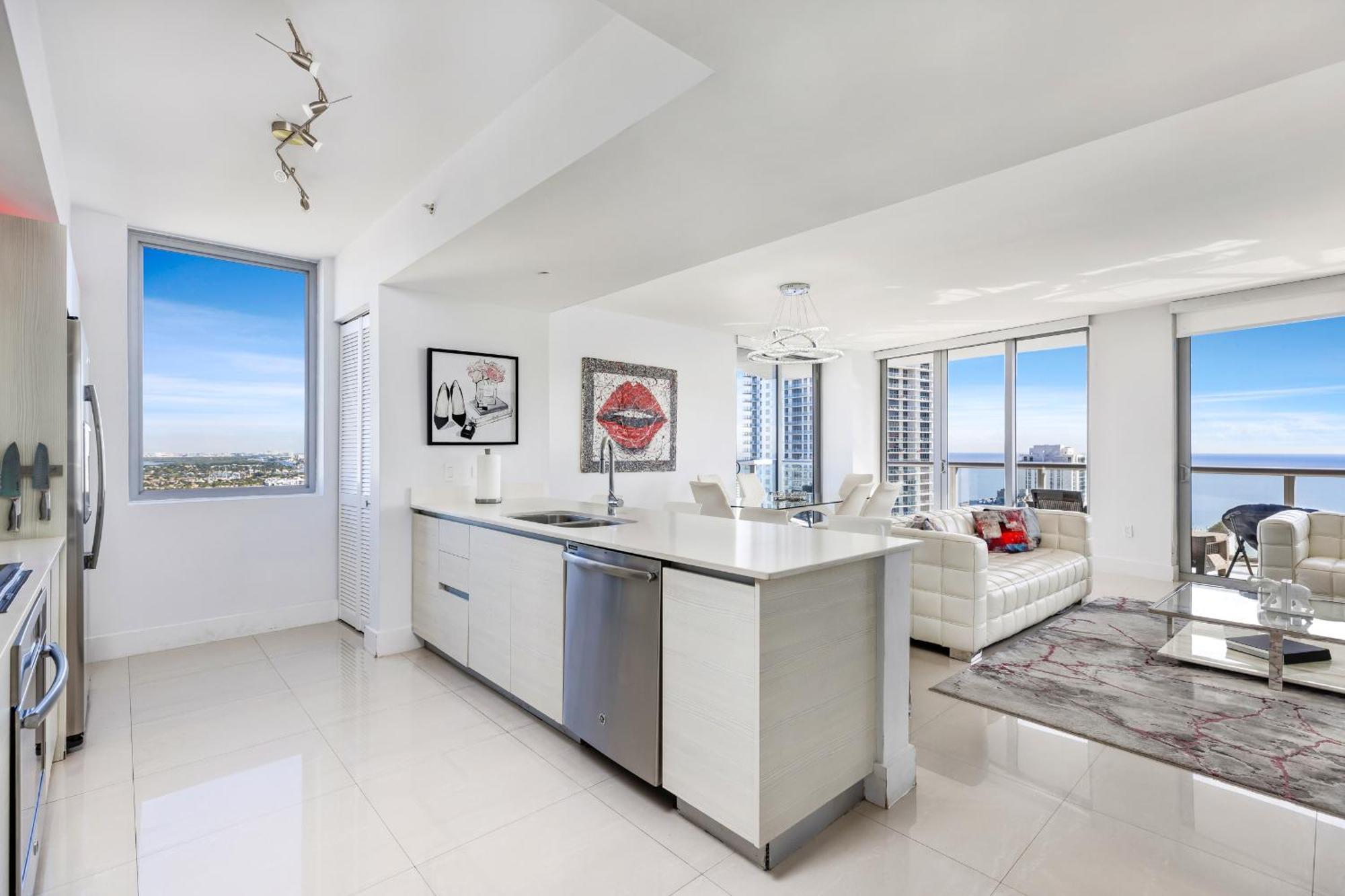 Resort-Style Living With Direct Ocean Views - 3Br Beauty Hallandale Beach Exterior photo