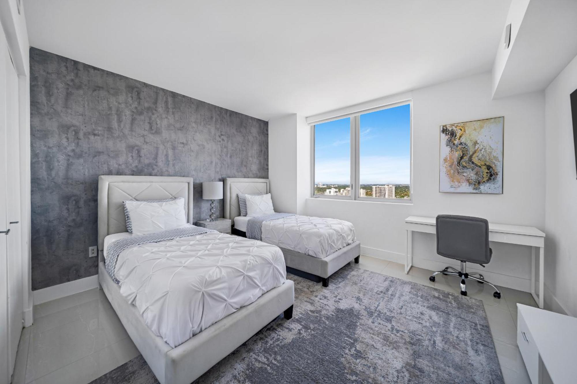 Resort-Style Living With Direct Ocean Views - 3Br Beauty Hallandale Beach Exterior photo